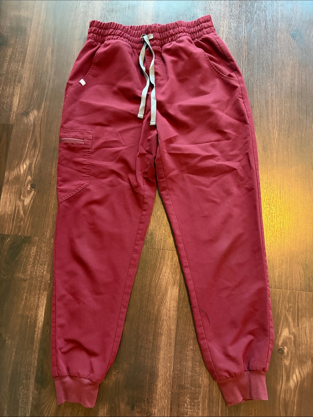Figs High Waisted Zamora Jogger Pants in Burgundy